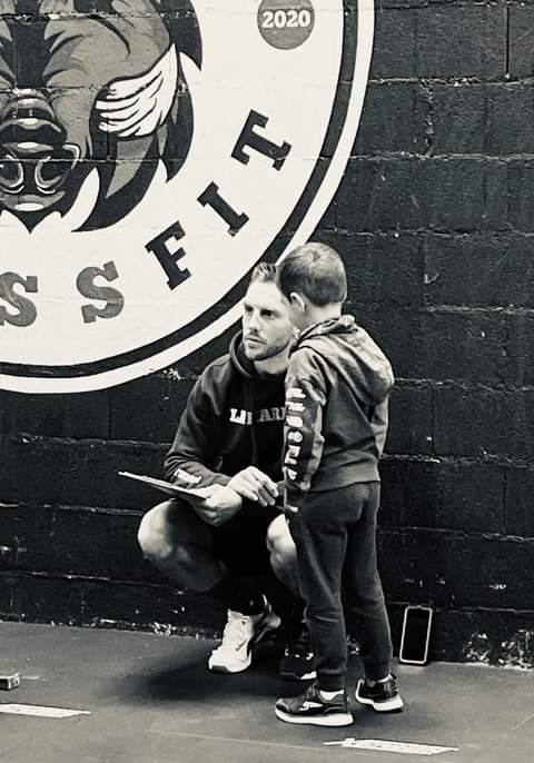 Benjamin, coach de La Harde, en noir et blanc